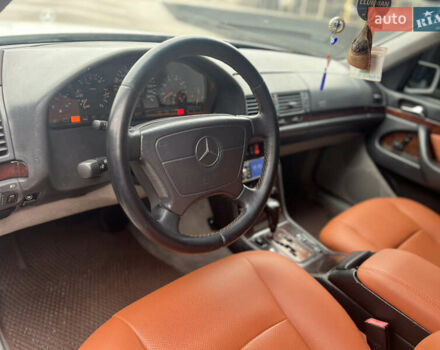 Білий Мерседес С Клас, об'ємом двигуна 4.2 л та пробігом 260 тис. км за 8950 $, фото 8 на Automoto.ua