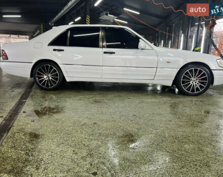 Білий Мерседес С Клас, об'ємом двигуна 4.2 л та пробігом 260 тис. км за 8950 $, фото 1 на Automoto.ua