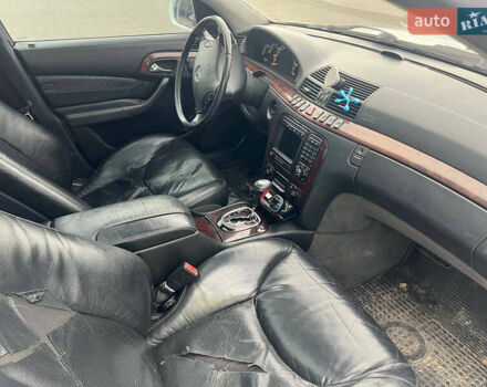 Белый Мерседес С Класс, объемом двигателя 3.2 л и пробегом 300 тыс. км за 4900 $, фото 7 на Automoto.ua