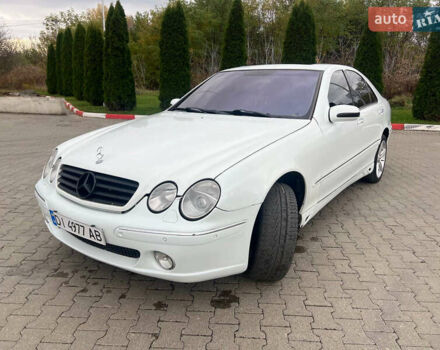 Белый Мерседес С Класс, объемом двигателя 3.2 л и пробегом 300 тыс. км за 4900 $, фото 6 на Automoto.ua