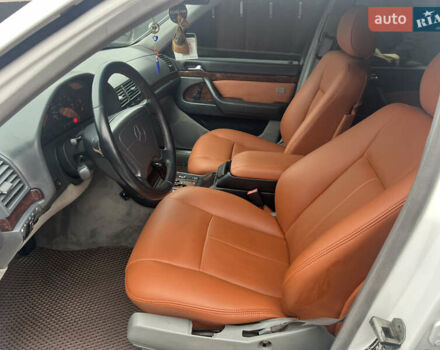 Білий Мерседес С Клас, об'ємом двигуна 4.2 л та пробігом 260 тис. км за 8950 $, фото 9 на Automoto.ua