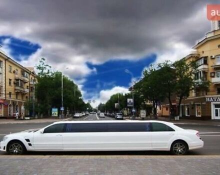 Білий Мерседес С Клас, об'ємом двигуна 5 л та пробігом 280 тис. км за 9800 $, фото 2 на Automoto.ua