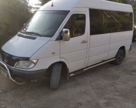 Белый Мерседес С Класс, объемом двигателя 2.15 л и пробегом 320 тыс. км за 8900 $, фото 1 на Automoto.ua