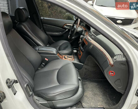 Білий Мерседес С Клас, об'ємом двигуна 3.2 л та пробігом 310 тис. км за 8200 $, фото 10 на Automoto.ua