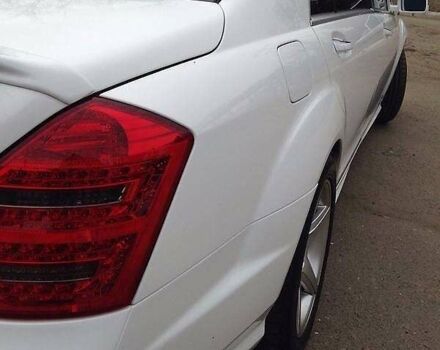Белый Мерседес С Класс, объемом двигателя 5.46 л и пробегом 205 тыс. км за 10500 $, фото 6 на Automoto.ua