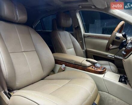 Белый Мерседес С Класс, объемом двигателя 5.46 л и пробегом 325 тыс. км за 13400 $, фото 25 на Automoto.ua