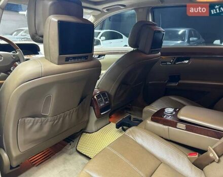 Белый Мерседес С Класс, объемом двигателя 5.46 л и пробегом 325 тыс. км за 13400 $, фото 15 на Automoto.ua