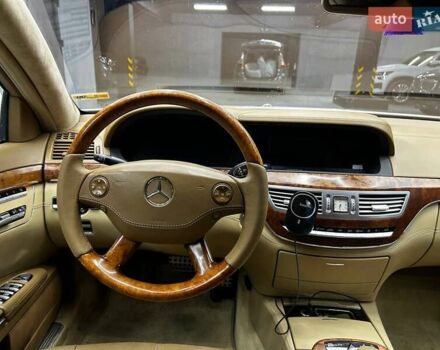 Белый Мерседес С Класс, объемом двигателя 5.46 л и пробегом 325 тыс. км за 13400 $, фото 19 на Automoto.ua