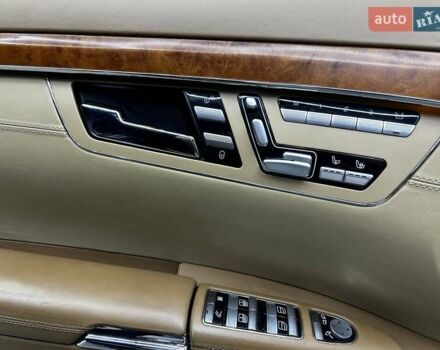 Белый Мерседес С Класс, объемом двигателя 5.46 л и пробегом 325 тыс. км за 13400 $, фото 7 на Automoto.ua