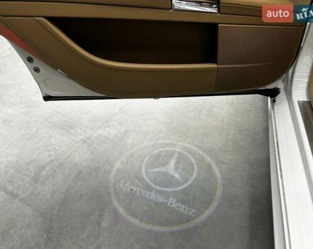 Белый Мерседес С Класс, объемом двигателя 5.46 л и пробегом 325 тыс. км за 13400 $, фото 11 на Automoto.ua