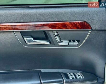 Белый Мерседес С Класс, объемом двигателя 5.5 л и пробегом 347 тыс. км за 12800 $, фото 31 на Automoto.ua