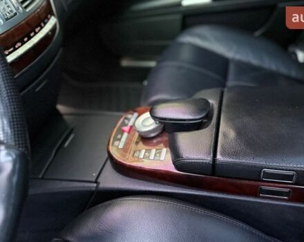 Білий Мерседес С Клас, об'ємом двигуна 3.5 л та пробігом 250 тис. км за 10999 $, фото 18 на Automoto.ua