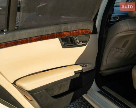 Мерседес С Класс 2007 в Черновцах на Automoto.ua Белый Мерседес С Класс, объемом двигателя 5.46 л и пробегом 186 тыс. км за 12900 $, фото 25 на Automoto.ua