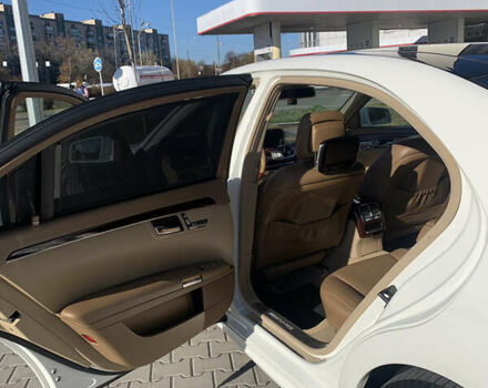 Белый Мерседес С Класс, объемом двигателя 5.5 л и пробегом 245 тыс. км за 15600 $, фото 51 на Automoto.ua