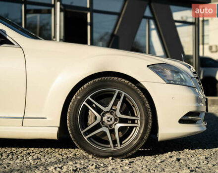 Мерседес С Класс 2007 в Черновцах на Automoto.ua Белый Мерседес С Класс, объемом двигателя 5.46 л и пробегом 186 тыс. км за 12900 $, фото 11 на Automoto.ua