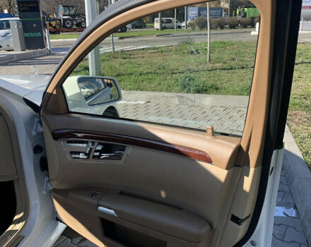 Белый Мерседес С Класс, объемом двигателя 5.5 л и пробегом 245 тыс. км за 15600 $, фото 42 на Automoto.ua