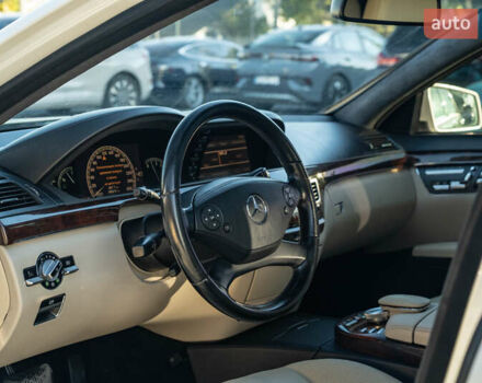 Мерседес С Класс 2007 в Черновцах на Automoto.ua Белый Мерседес С Класс, объемом двигателя 5.46 л и пробегом 186 тыс. км за 12900 $, фото 23 на Automoto.ua