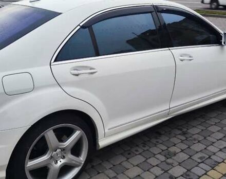 Белый Мерседес С Класс, объемом двигателя 5.51 л и пробегом 218 тыс. км за 12500 $, фото 9 на Automoto.ua