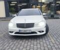 Белый Мерседес С Класс, объемом двигателя 5.51 л и пробегом 218 тыс. км за 12500 $, фото 1 на Automoto.ua
