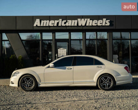 Мерседес С Класс 2007 в Черновцах на Automoto.ua Белый Мерседес С Класс, объемом двигателя 5.46 л и пробегом 186 тыс. км за 12900 $, фото 3 на Automoto.ua