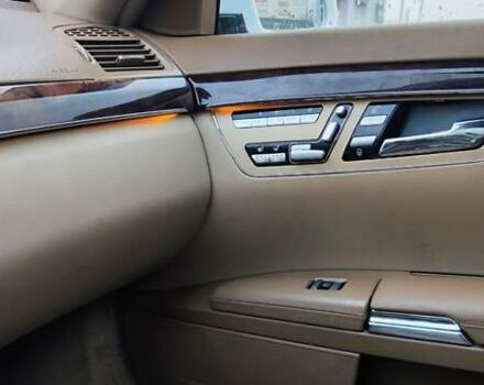 Белый Мерседес С Класс, объемом двигателя 5.51 л и пробегом 218 тыс. км за 12500 $, фото 33 на Automoto.ua