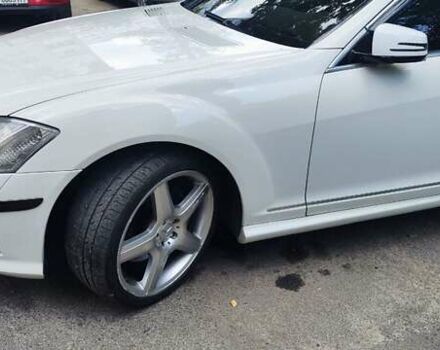 Белый Мерседес С Класс, объемом двигателя 5.51 л и пробегом 218 тыс. км за 12500 $, фото 18 на Automoto.ua