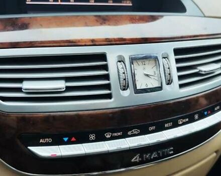 Белый Мерседес С Класс, объемом двигателя 5.51 л и пробегом 218 тыс. км за 12500 $, фото 35 на Automoto.ua