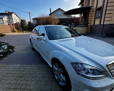 Белый Мерседес С Класс, объемом двигателя 5.5 л и пробегом 245 тыс. км за 15600 $, фото 13 на Automoto.ua