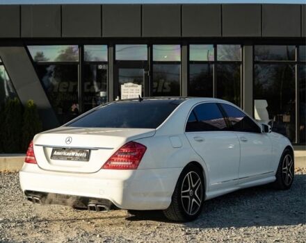 Білий Мерседес С Клас, об'ємом двигуна 5.5 л та пробігом 190 тис. км за 12500 $, фото 1 на Automoto.ua