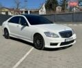 Белый Мерседес С Класс, объемом двигателя 5.5 л и пробегом 190 тыс. км за 12750 $, фото 1 на Automoto.ua