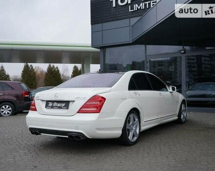 Белый Мерседес С Класс, объемом двигателя 6 л и пробегом 146 тыс. км за 25000 $, фото 17 на Automoto.ua