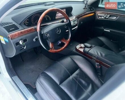Белый Мерседес С Класс, объемом двигателя 3.5 л и пробегом 125 тыс. км за 10100 $, фото 10 на Automoto.ua