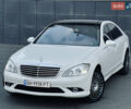 Білий Мерседес С Клас, об'ємом двигуна 5.5 л та пробігом 177 тис. км за 12900 $, фото 5 на Automoto.ua