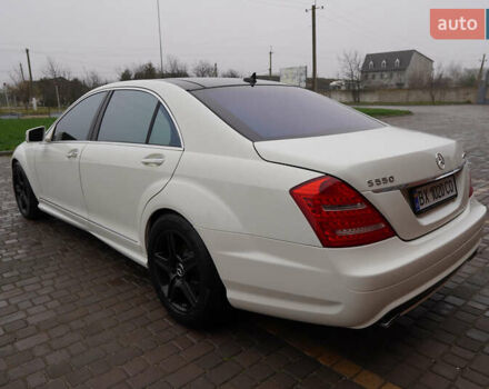 Білий Мерседес С Клас, об'ємом двигуна 5.5 л та пробігом 240 тис. км за 17500 $, фото 9 на Automoto.ua