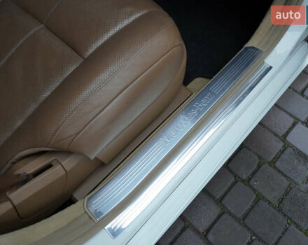 Білий Мерседес С Клас, об'ємом двигуна 5.5 л та пробігом 240 тис. км за 17500 $, фото 29 на Automoto.ua