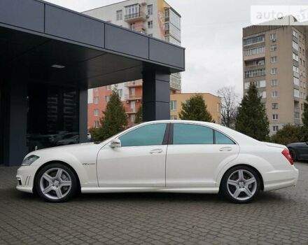 Белый Мерседес С Класс, объемом двигателя 6 л и пробегом 146 тыс. км за 25000 $, фото 7 на Automoto.ua