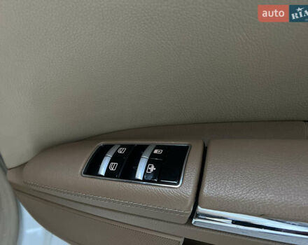 Білий Мерседес С Клас, об'ємом двигуна 5.5 л та пробігом 177 тис. км за 12900 $, фото 42 на Automoto.ua