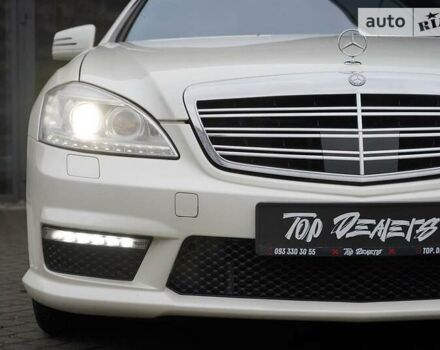 Белый Мерседес С Класс, объемом двигателя 6 л и пробегом 146 тыс. км за 25000 $, фото 5 на Automoto.ua