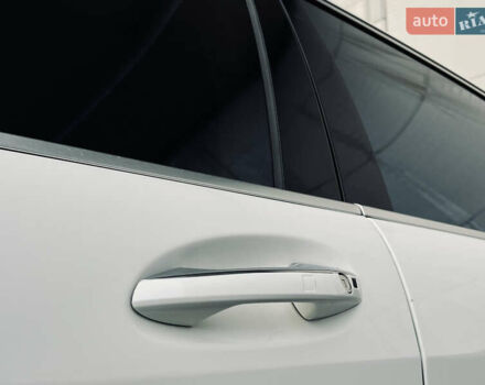 Білий Мерседес С Клас, об'ємом двигуна 5.5 л та пробігом 177 тис. км за 12900 $, фото 56 на Automoto.ua