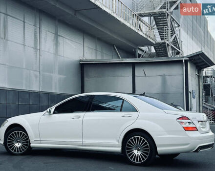 Білий Мерседес С Клас, об'ємом двигуна 5.5 л та пробігом 177 тис. км за 12900 $, фото 25 на Automoto.ua