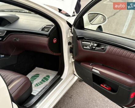 Білий Мерседес С Клас, об'ємом двигуна 5.46 л та пробігом 183 тис. км за 16900 $, фото 28 на Automoto.ua