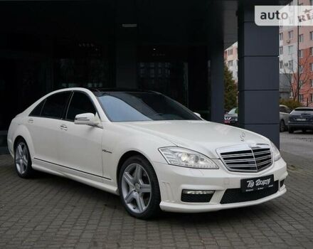 Белый Мерседес С Класс, объемом двигателя 6 л и пробегом 146 тыс. км за 25000 $, фото 1 на Automoto.ua
