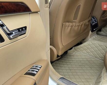 Белый Мерседес С Класс, объемом двигателя 5.5 л и пробегом 197 тыс. км за 15500 $, фото 10 на Automoto.ua