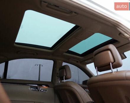 Білий Мерседес С Клас, об'ємом двигуна 5.5 л та пробігом 240 тис. км за 17500 $, фото 37 на Automoto.ua