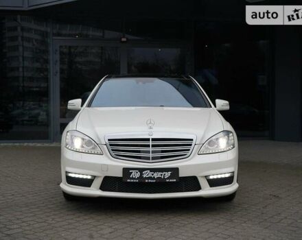 Белый Мерседес С Класс, объемом двигателя 6 л и пробегом 146 тыс. км за 25000 $, фото 4 на Automoto.ua