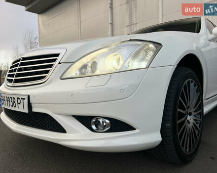 Білий Мерседес С Клас, об'ємом двигуна 5.5 л та пробігом 177 тис. км за 12900 $, фото 50 на Automoto.ua