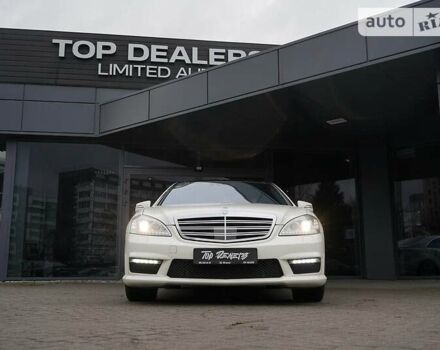 Белый Мерседес С Класс, объемом двигателя 6 л и пробегом 146 тыс. км за 25000 $, фото 3 на Automoto.ua