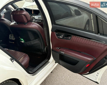 Білий Мерседес С Клас, об'ємом двигуна 5.46 л та пробігом 183 тис. км за 16900 $, фото 30 на Automoto.ua