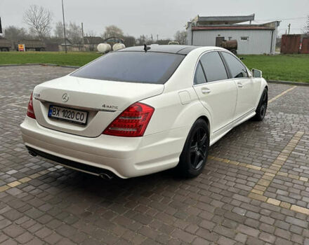 Білий Мерседес С Клас, об'ємом двигуна 5.5 л та пробігом 240 тис. км за 17500 $, фото 4 на Automoto.ua
