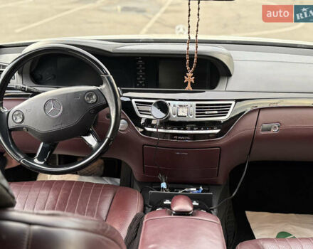 Білий Мерседес С Клас, об'ємом двигуна 5.46 л та пробігом 183 тис. км за 16900 $, фото 36 на Automoto.ua